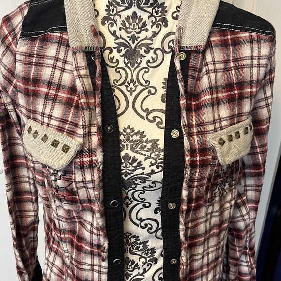 Buckle BKE Eased Hooded Button Down - Picture 6 of 12